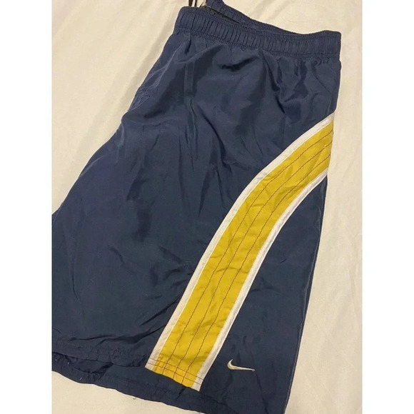 NIKE VINTAGE SWIM TRUNKS MENS XL - INSIDE LINING-  BACK POCKET - GOOD CONDITION - Picture 9 of 12